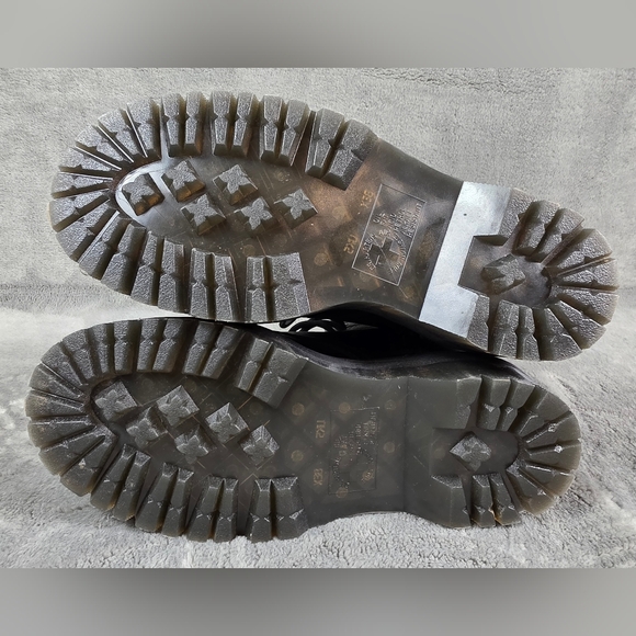 Dr. Martens Jadon III Platform Boot Size 7 US Womens /6 US Mens Black - Picture 8 of 9